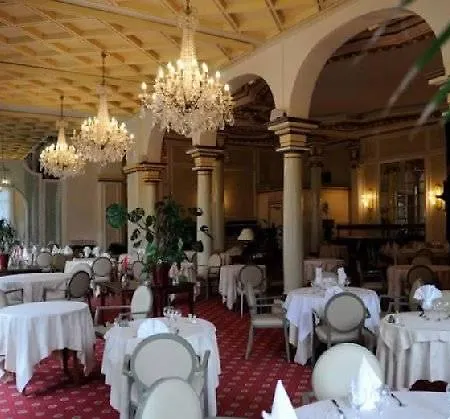 Splendid By Popinns 3* Châtel-Guyon